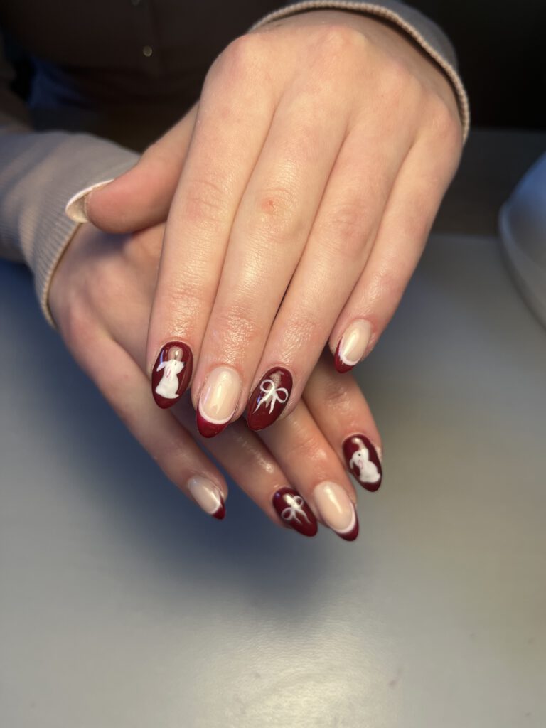 burgundy nails